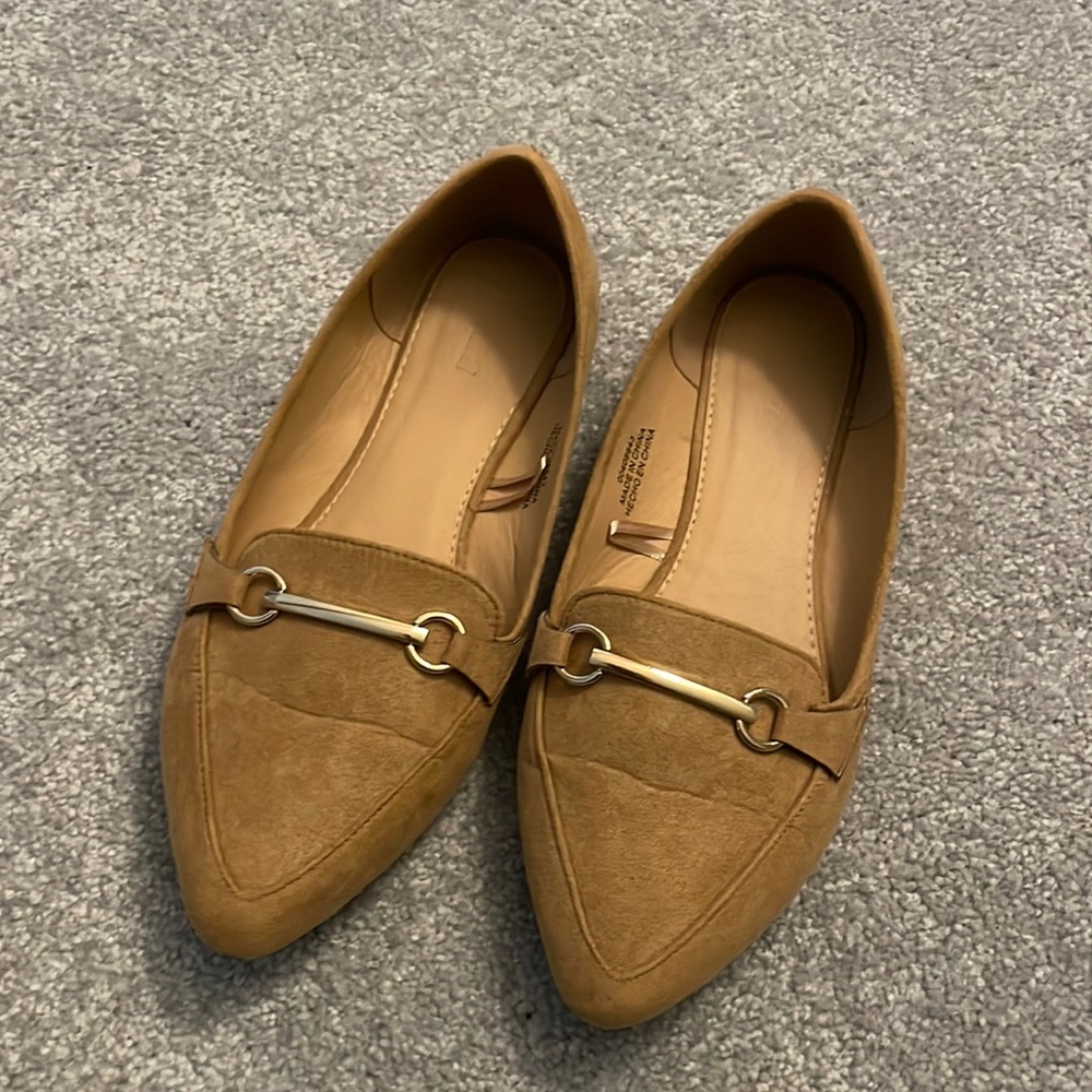 Nude ballet flats